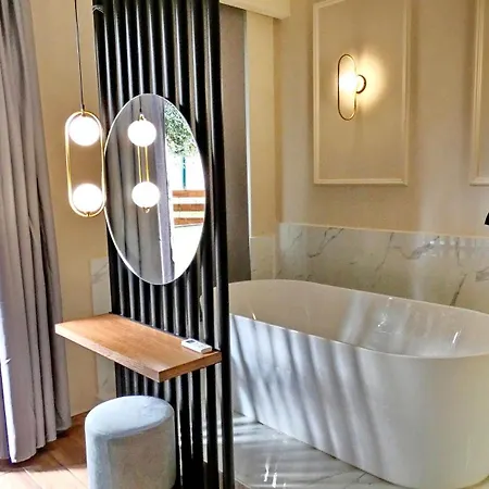 Goldenroyalsuites *