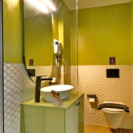 Goldenroyalsuites Apartament Stalós