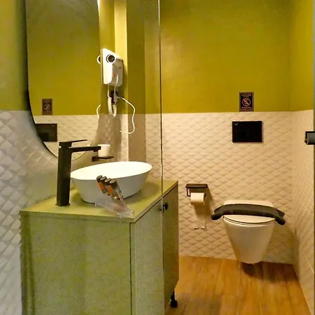 Goldenroyalsuites